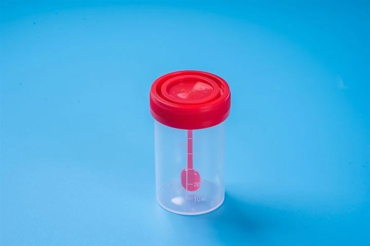 China Disposable Stool Container With The Spoon Screw Cap